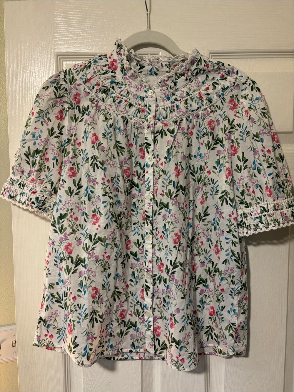 J. Crew White Floral Smocked Ruffle Neck Blouse size medium